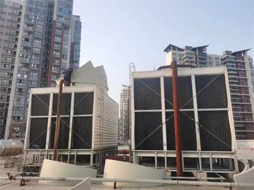 冷卻塔漏水怎么修補(bǔ),冷卻塔底部漏水用什么膠水修補(bǔ)